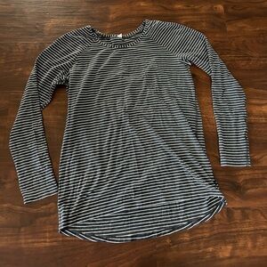 Lululemon Emerald Long Sleeve 
Modern Stripe Heathered Black White 
Size 8